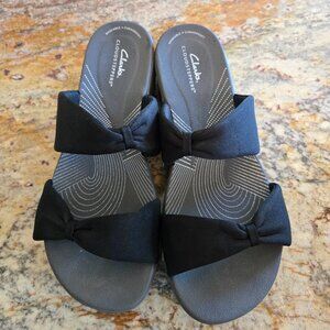 NWOT Clarks Womens Arla Cloudsteppers Sandals Size 9.5